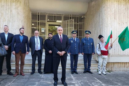 Българската общност в Атина отдаде почит към Апостола на свободата